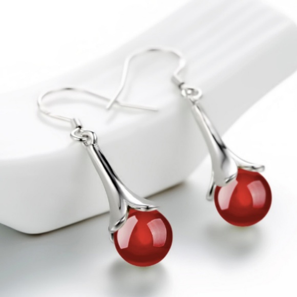 Jewelry - New 🎁 silver plated red stone dangle earrings